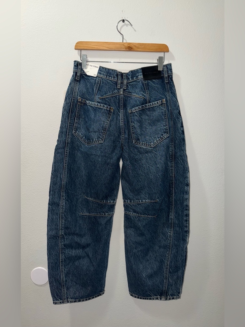 FREE PEOPLE We The Free Good Luck Mid-Rise Barrel Jean Size 25 In Deep End Boho - Picture 3 of 7